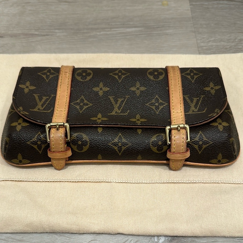 LOUIS VUITTON MARELLE Pochette belt Bag with removable belt. Pouch included